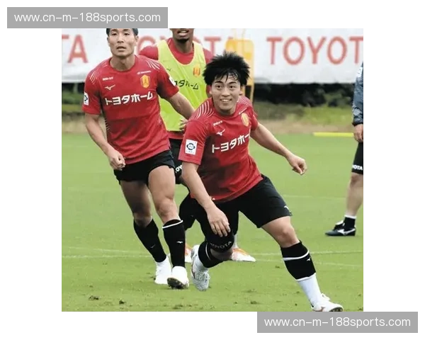 樱花落尽,剑影交织:广岛三箭与浦和红钻的绿茵恩怨情仇